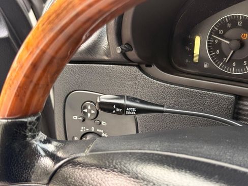 Used 2008 Mercedes-Benz CLK 350 Coupe image 35