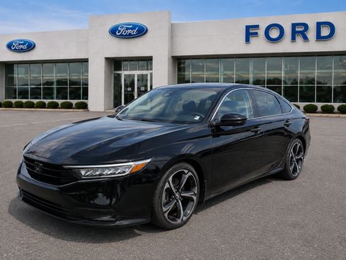 Used 2019 Honda Accord Sport image 1