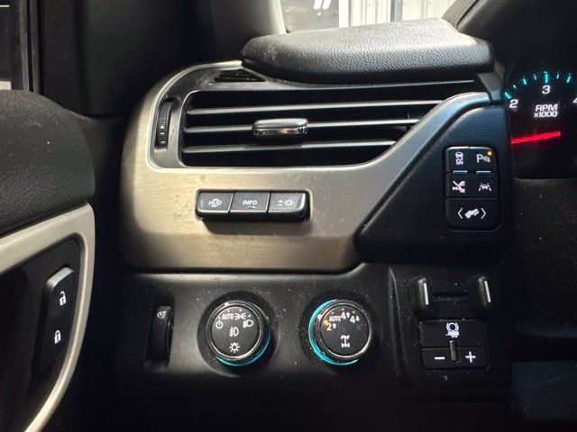 Used 2019 GMC Yukon XL Denali w/ Denali Ultimate Package AWD/4WD image 9