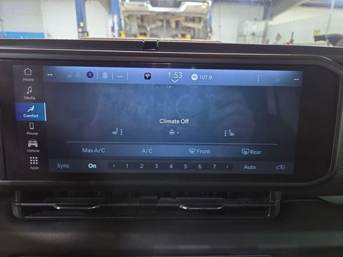 Used 2024 Jeep Wrangler Unlimited Rubicon w/ Safety Group image 19