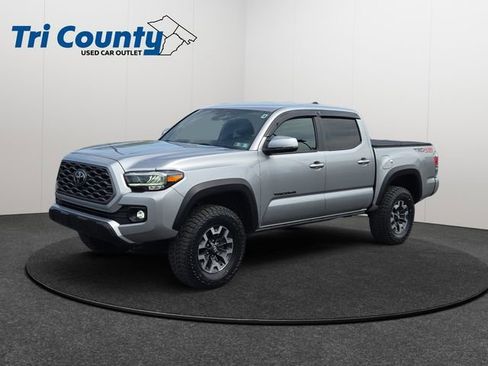 Used 2023 Toyota Tacoma TRD Off-Road w/ Technology Package image 3