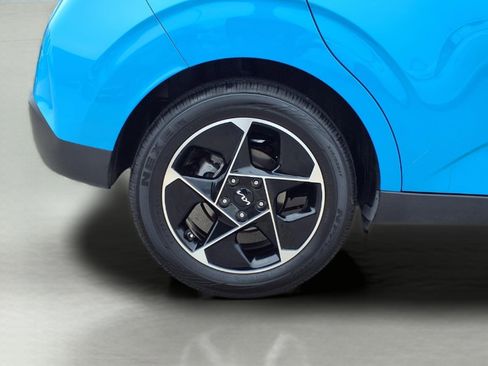 Used 2023 Kia Soul EX image 9