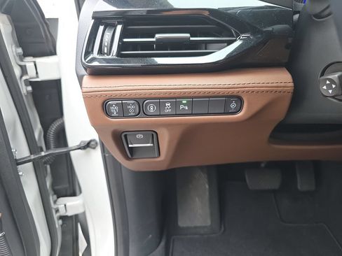 Used 2022 Acura MDX SH-AWD w/ Advance Package image 18