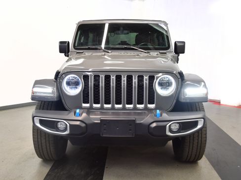 Used 2023 Jeep Wrangler Unlimited Sahara w/ Cold Weather Group AWD/4WD image 3