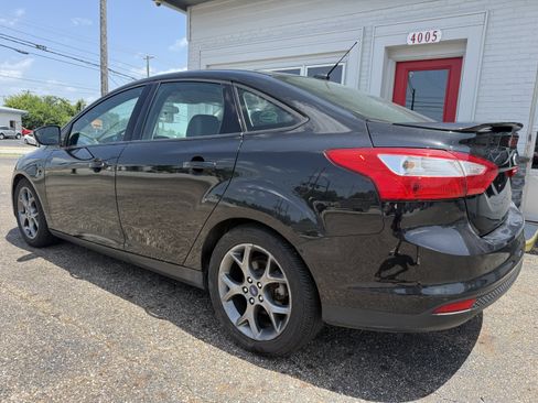 Used 2013 Ford Focus SE FWD image 3