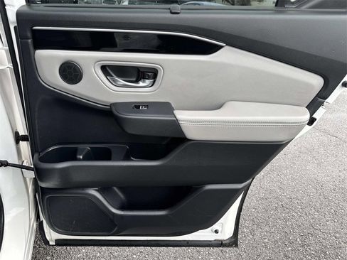 Used 2023 Honda Pilot Touring image 22