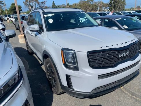Certified 2022 Kia Telluride EX w/ EX Premium Package AWD/4WD image 4