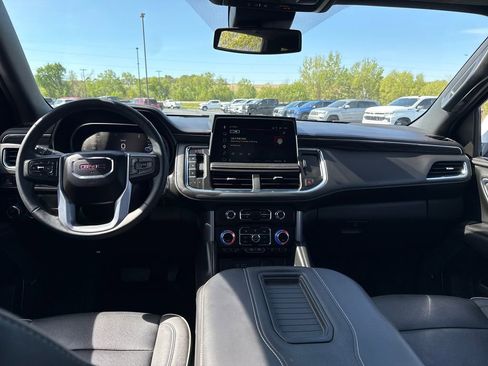 Certified 2023 GMC Yukon SLT w/ SLT Premium Package AWD/4WD image 11