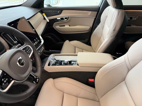 New 2026 Volvo XC90 B6 Ultra w/ Protection Package Premier AWD/4WD image 12