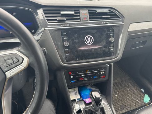 Used 2022 Volkswagen Tiguan SE image 7