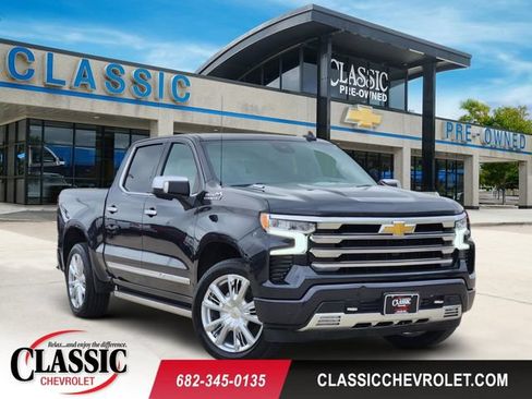 Used 2024 Chevrolet Silverado 1500 High Country w/ High Country Premium Package AWD/4WD image 1