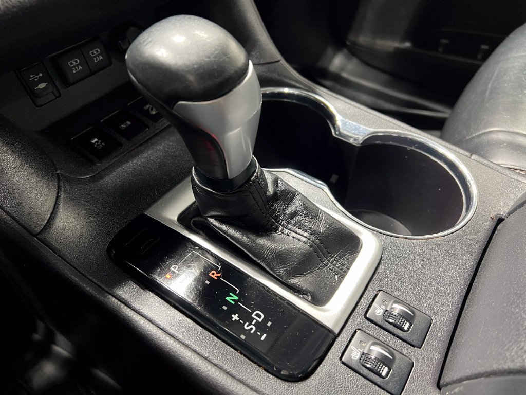 Used 2018 Toyota Highlander XLE AWD/4WD image 29