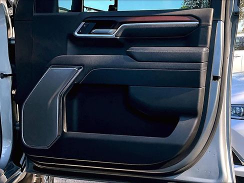 Used 2025 GMC Sierra 2500 Denali w/ Denali Reserve Package image 27