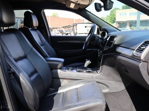 Used 2019 Jeep Grand Cherokee Limited AWD/4WD image 7