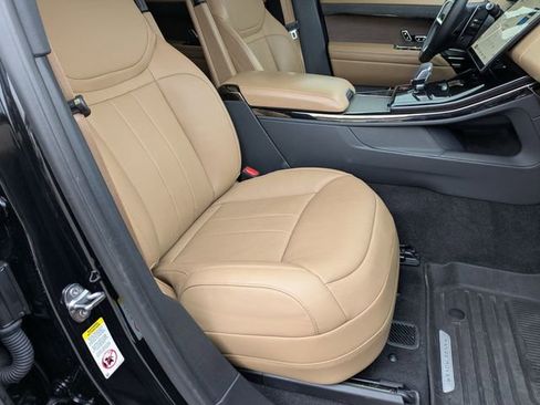 Used 2024 Land Rover Range Rover Sport SE image 18