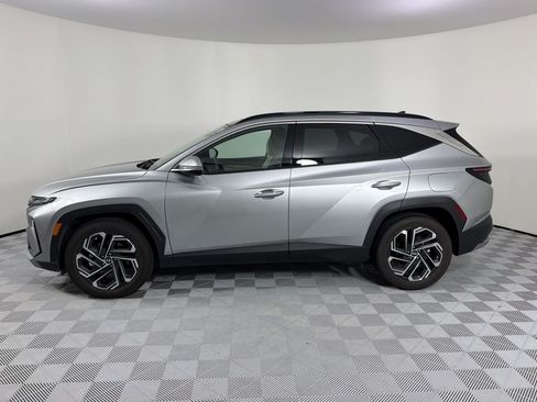 Certified 2025 Hyundai Tucson Limited FWD image 2