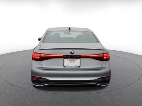 Used 2025 Volkswagen Jetta SE image 15