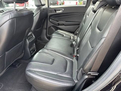 Certified 2022 Ford Edge Titanium AWD/4WD image 11