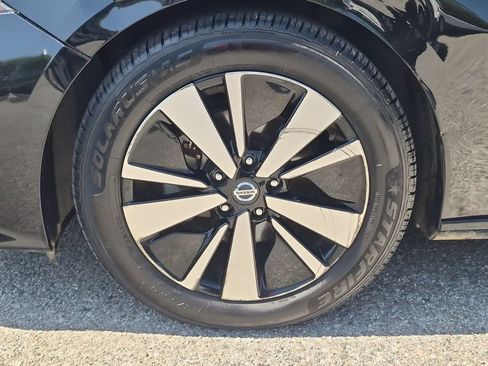 Certified 2022 Nissan Altima 2.5 SV FWD image 11