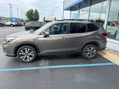 Used 2019 Subaru Forester Limited AWD/4WD image 2