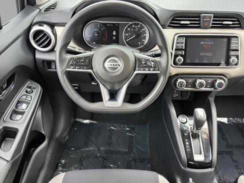 Used 2020 Nissan Versa SV image 12