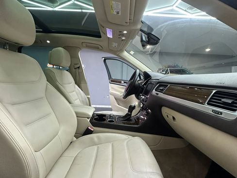 Used 2015 Volkswagen Touareg VR6 image 35