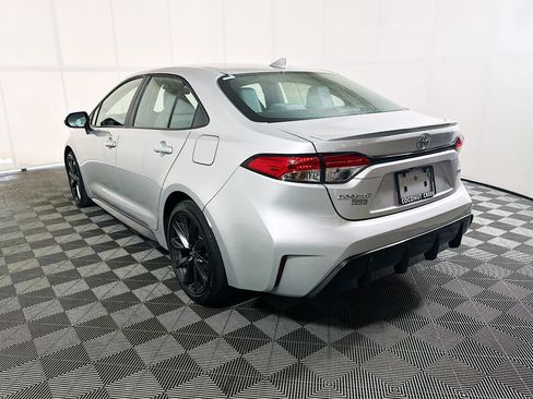 Used 2025 Toyota Corolla SE FWD image 5