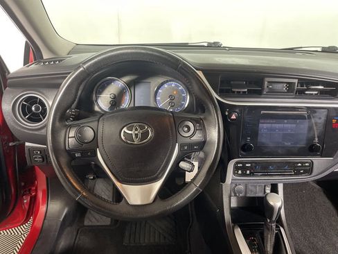 Used 2018 Toyota Corolla SE w/ Carpet Mat Package (TMS) image 8
