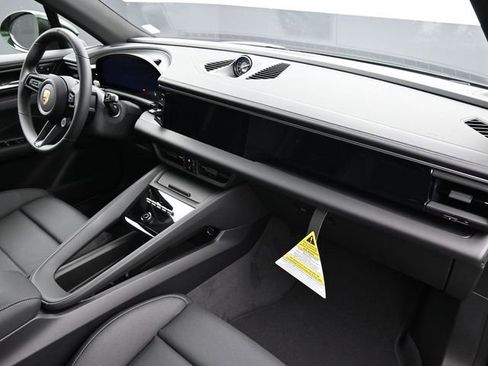 Certified 2025 Porsche Macan Electric RWD image 22
