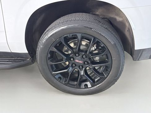 Used 2023 GMC Yukon XL SLE RWD image 34