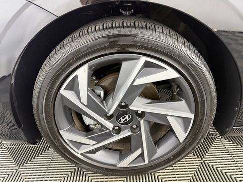 Used 2025 Hyundai Elantra SEL FWD image 9