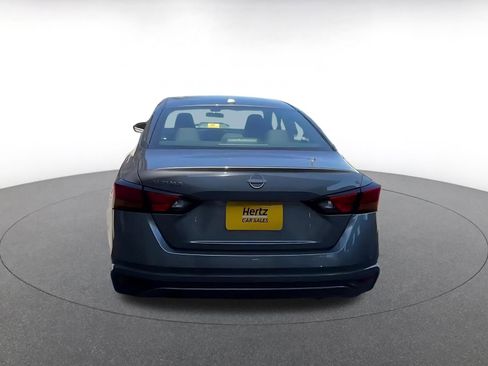 Used 2025 Nissan Altima 2.5 SV image 18