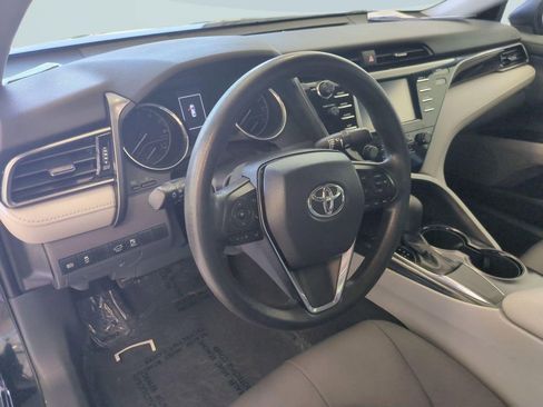 Used 2019 Toyota Camry FWD image 13