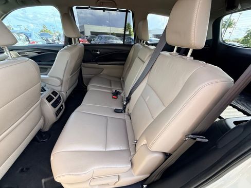 Used 2016 Honda Pilot Touring image 19