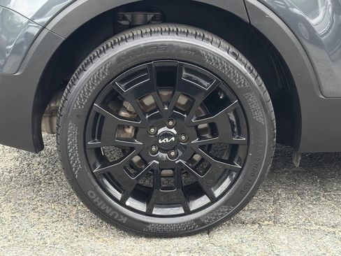 Certified 2022 Kia Telluride EX w/ EX Premium Package AWD/4WD image 9