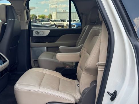 Used 2022 Lincoln Navigator L Reserve AWD/4WD image 30