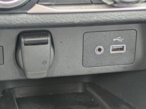 Used 2025 Nissan Versa SV w/ Trunk Package FWD image 21