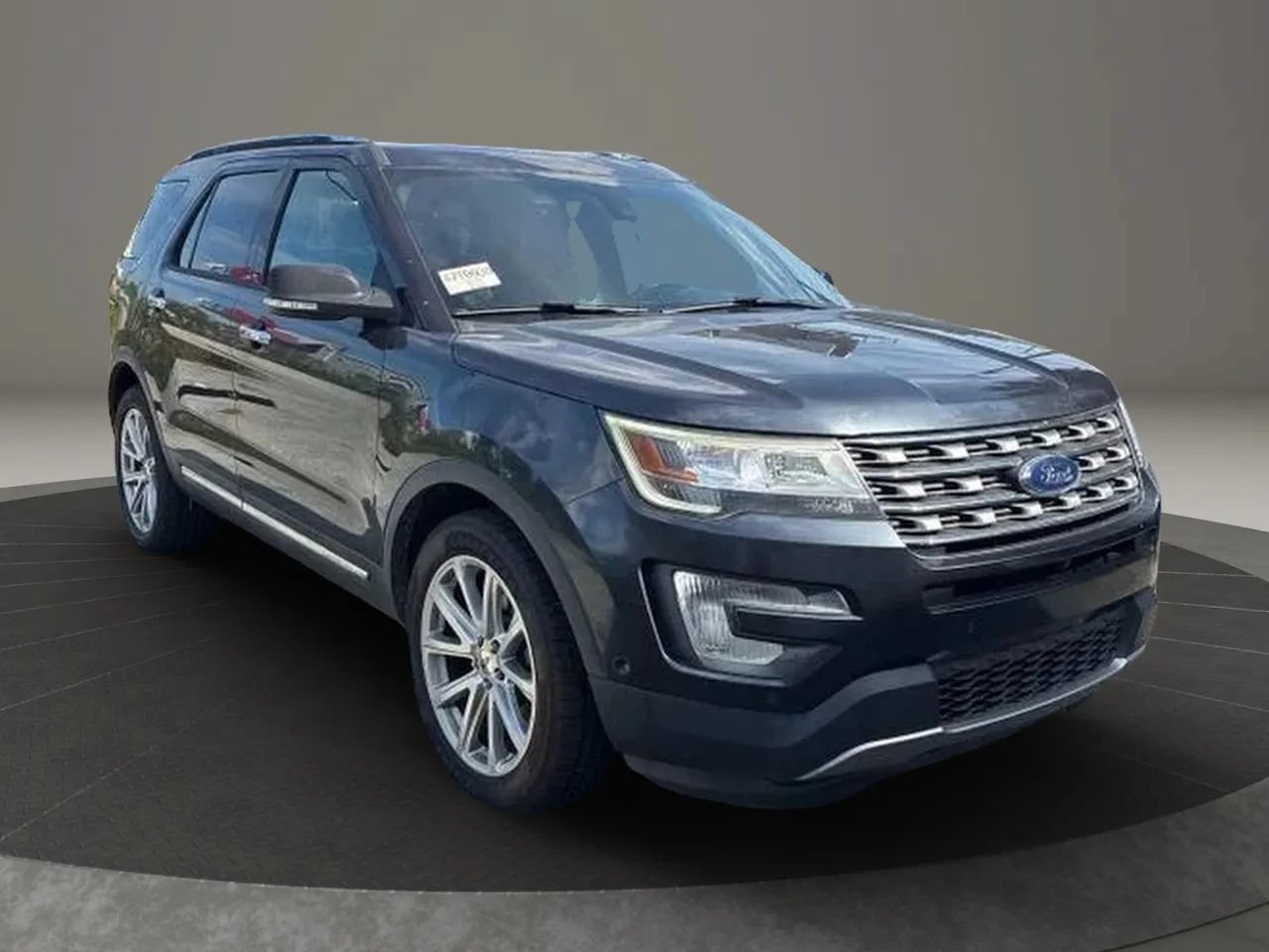 Used 2017 Ford Explorer Limited w/ Equipment Group 301A FWD image 10