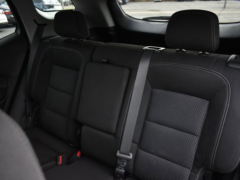 Used 2022 GMC Terrain SLE w/ Driver Convenience Package image 17