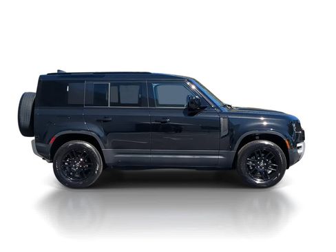 Used 2025 Land Rover Defender 110 S image 9