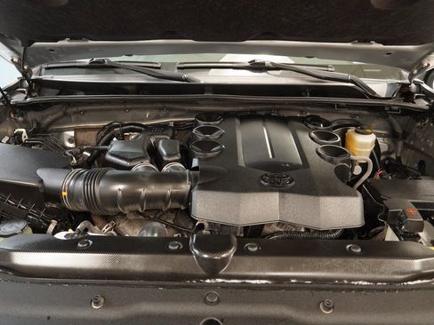 Used 2019 Toyota 4Runner SR5 image 18