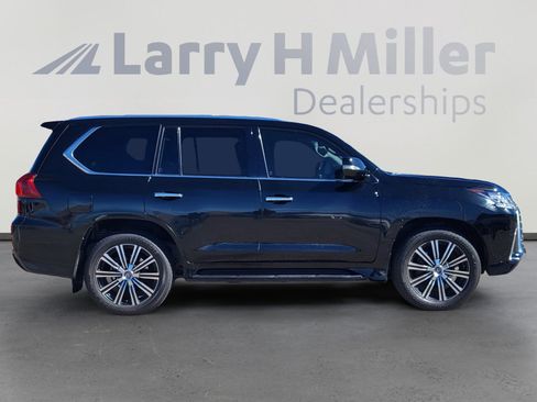 Used 2019 Lexus LX 570 4WD w/ Luxury Package image 6