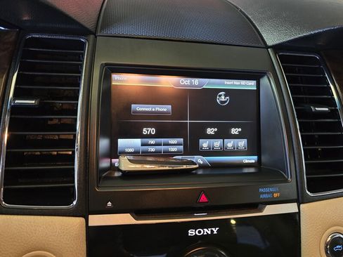 Used 2013 Ford Taurus Limited image 21