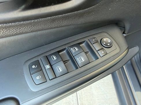 Used 2022 Jeep Cherokee Trailhawk w/ Comfort/Convenience Group AWD/4WD image 12