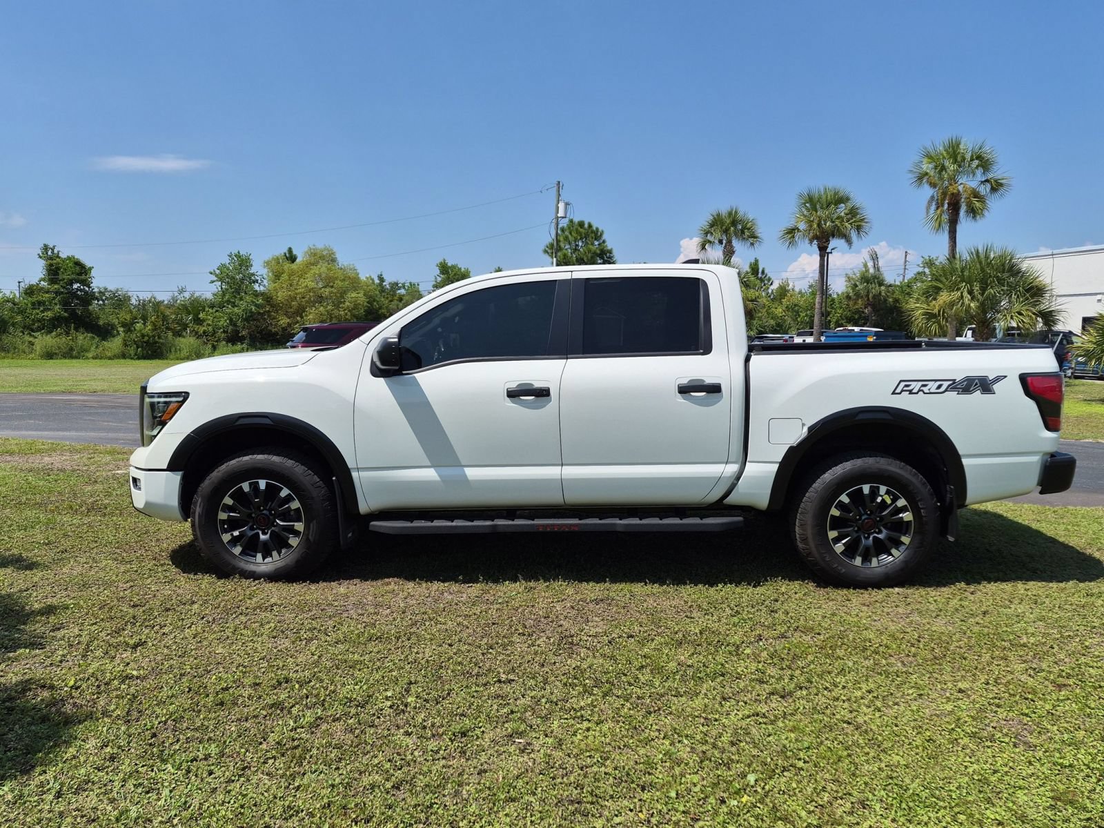 Used 2024 Nissan Titan PRO-4X w/ Off Road Protection Package AWD/4WD image 9