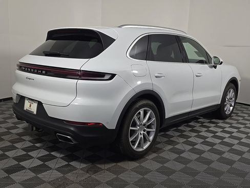 Certified 2024 Porsche Cayenne AWD/4WD image 7