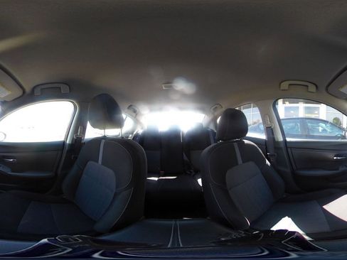 Used 2025 Nissan Sentra SV image 40