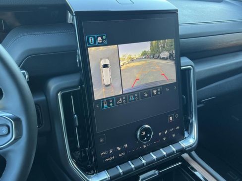 New 2026 GMC Yukon XL Denali w/ Denali Reserve Package AWD/4WD image 19