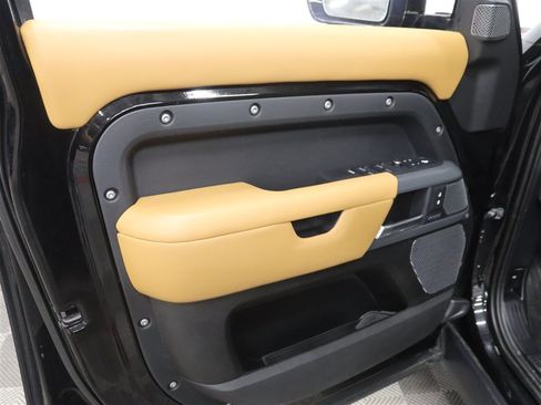 Used 2021 Land Rover Defender 110 X AWD/4WD image 16