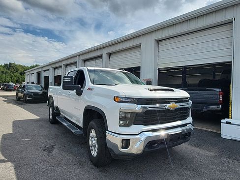 Used 2025 Chevrolet Silverado 2500 LT w/ All Star Edition AWD/4WD image 7